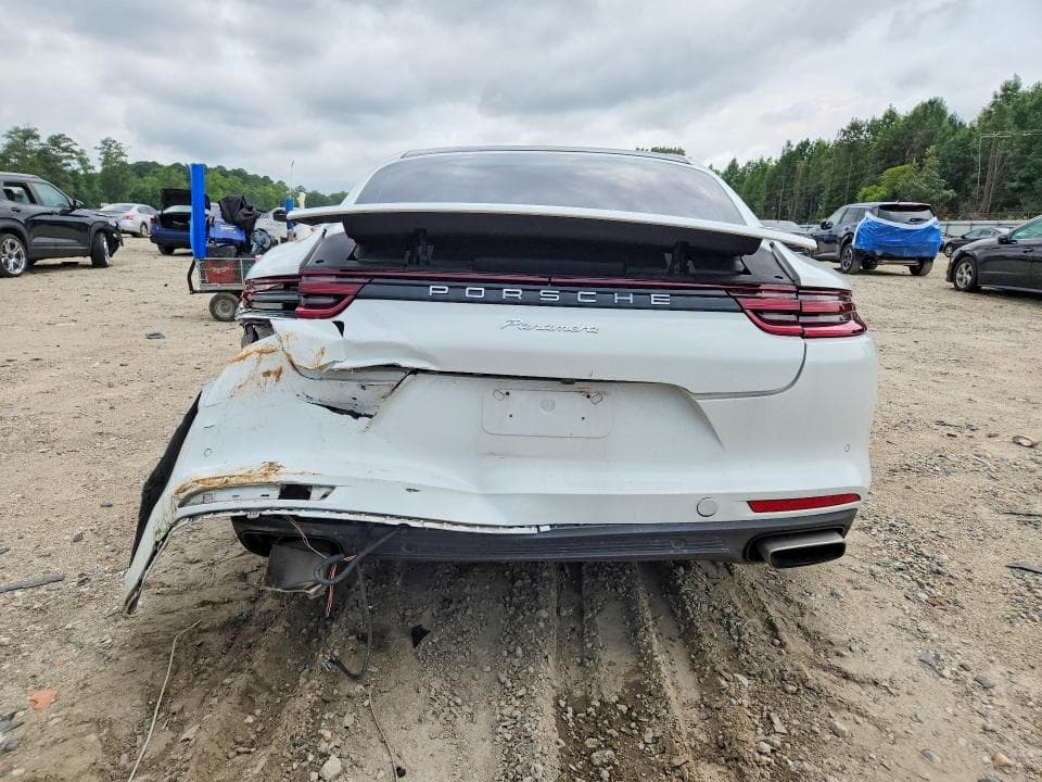 2018 PORSCHE PANAMERA 4 6