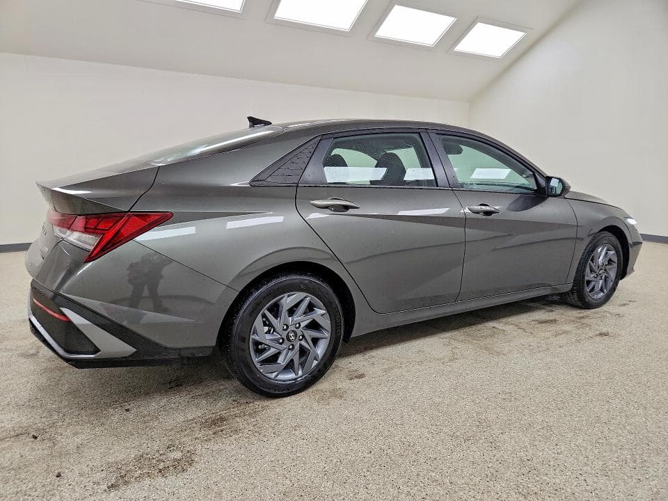 2026 HYUNDAI ELANTRA HYBRID BLUE 3