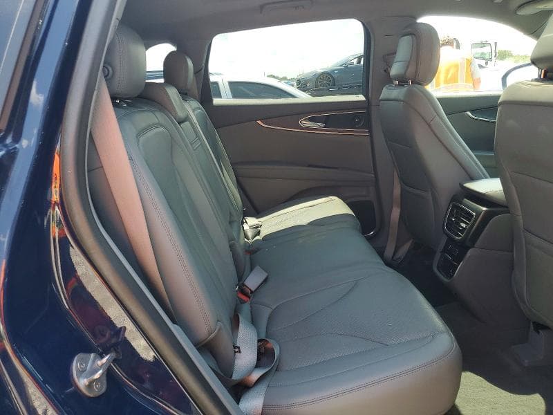 2020 LINCOLN NAUTILUS RESERVE 11
