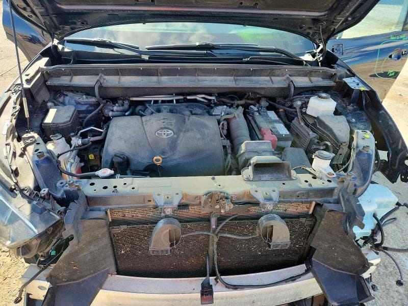 2020 TOYOTA HIGHLANDER L 12