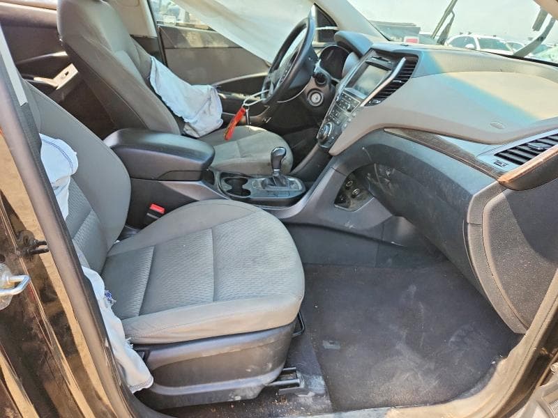 2017 HYUNDAI SANTA FE SE 7