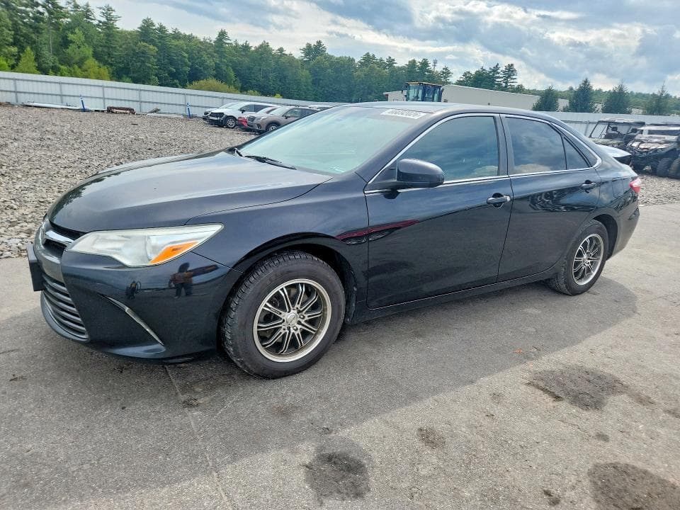 2017 TOYOTA CAMRY LE - 1