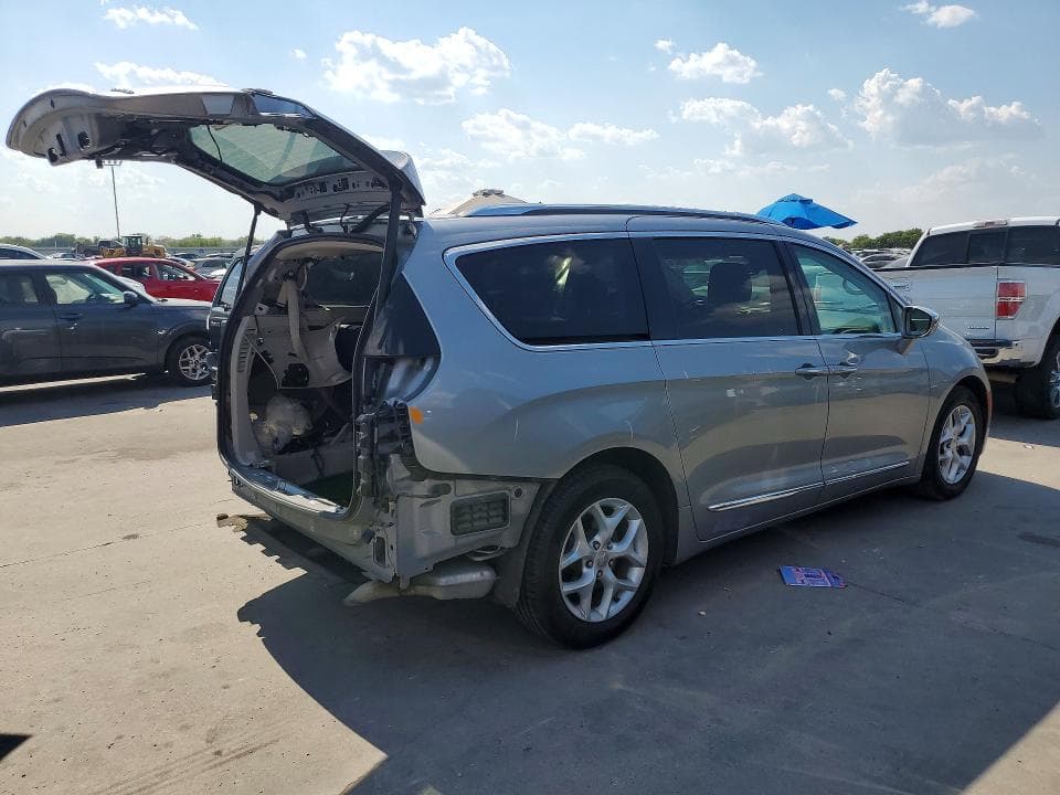 2020 CHRYSLER PACIFICA LIMITED 3
