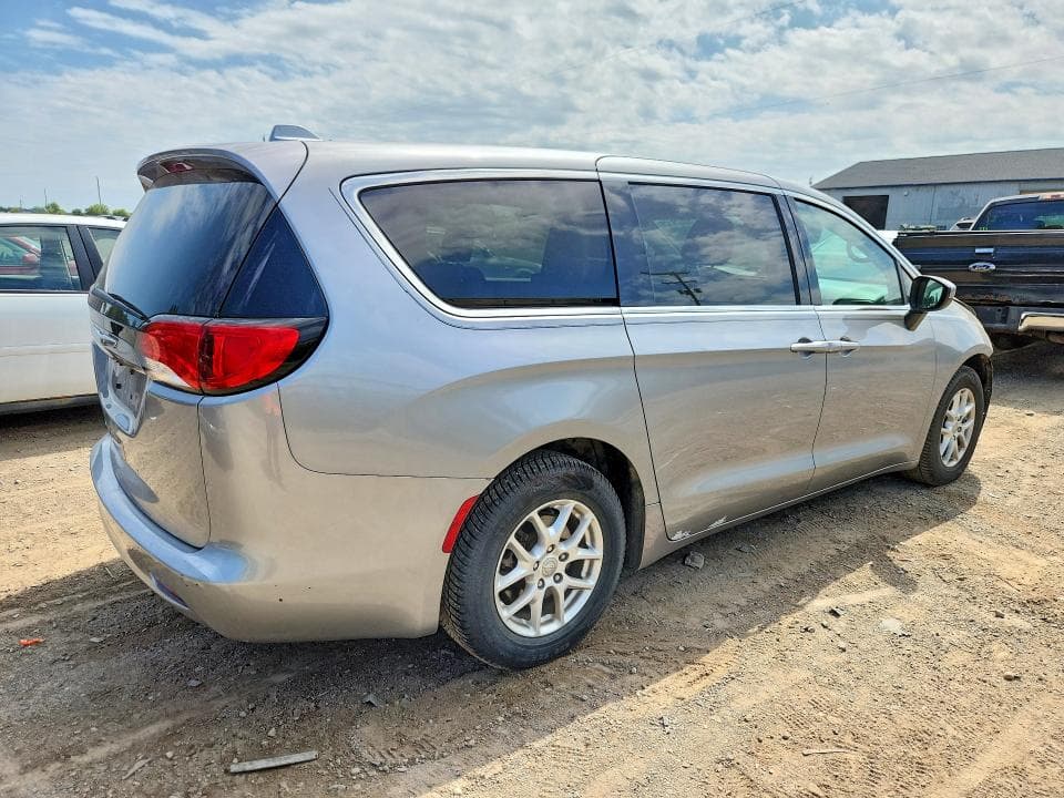 2017 CHRYSLER PACIFICA LX 3