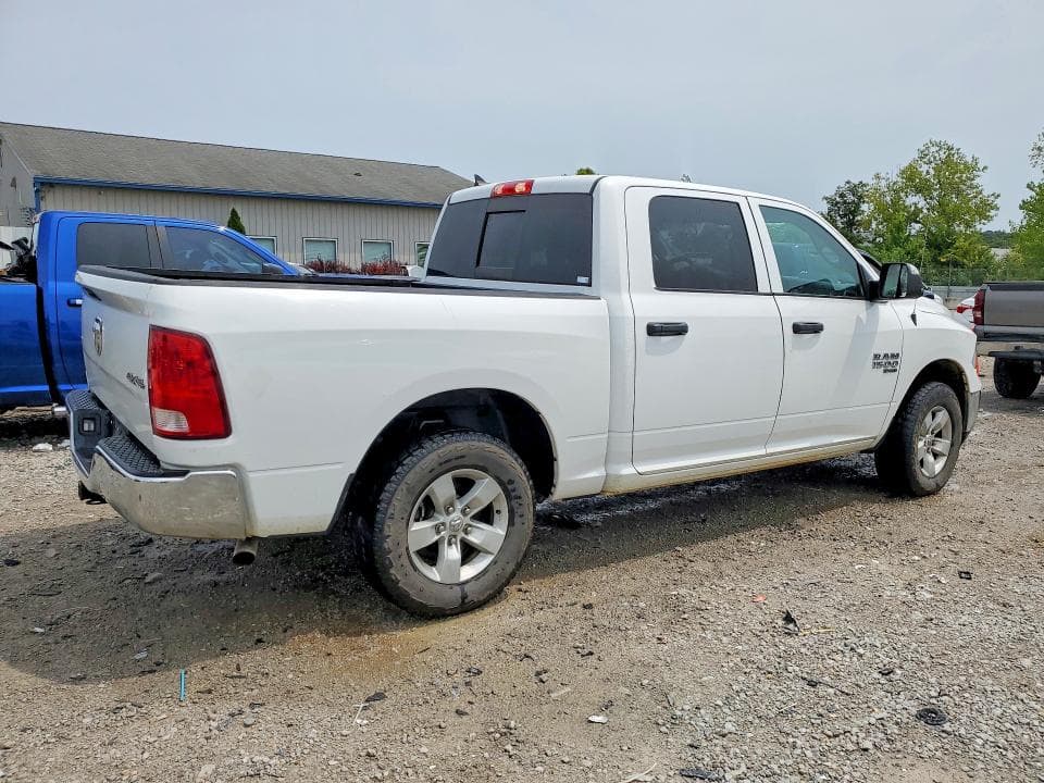 2023 RAM 1500 CLASSIC SLT 3