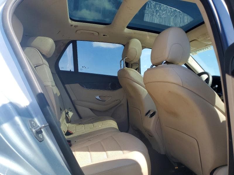 2017 MERCEDES-BENZ GLC 300 4MATIC 10