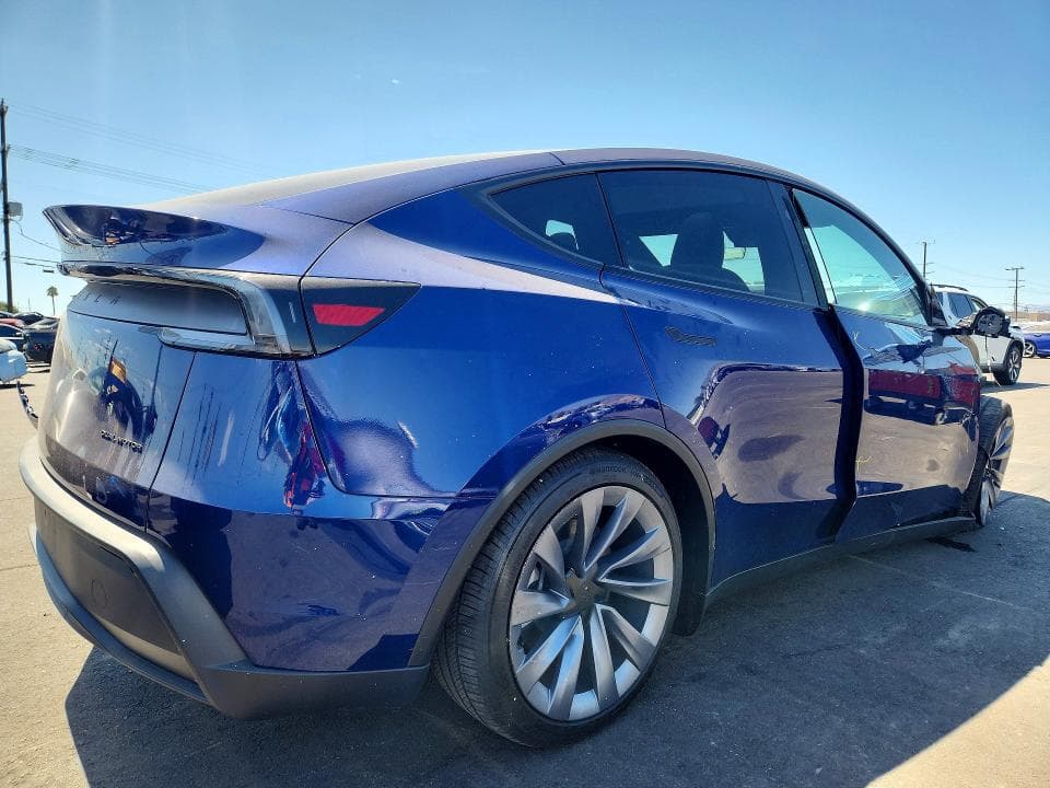 2026 TESLA MODEL Y 3