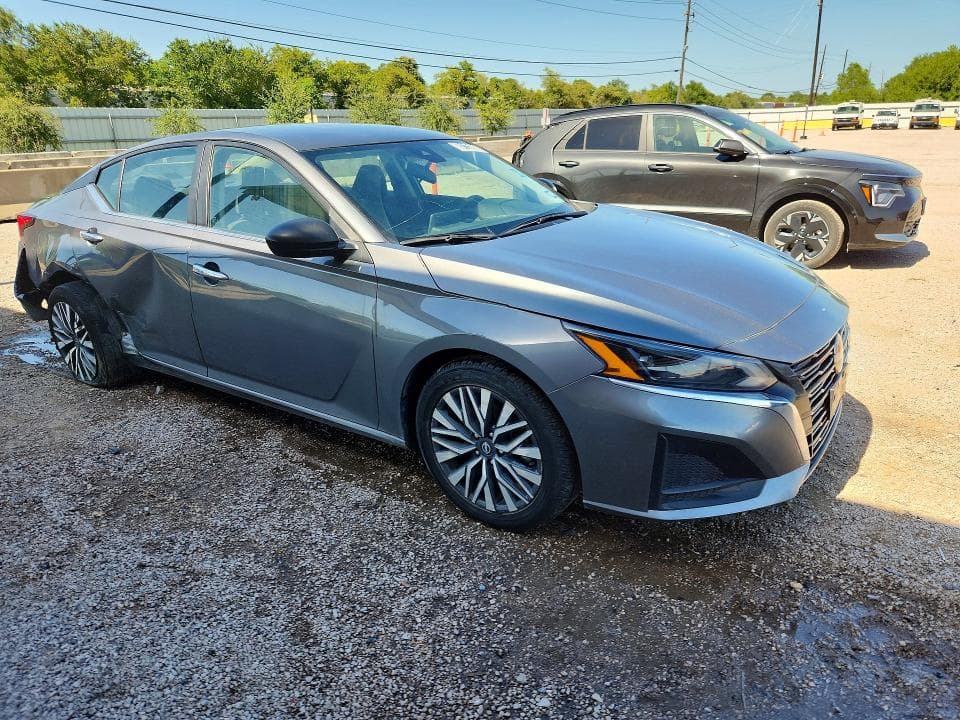 2024 NISSAN ALTIMA SV 4