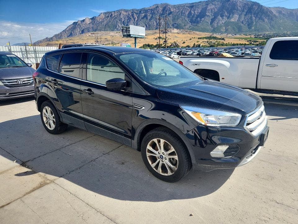 2019 FORD ESCAPE SE 4