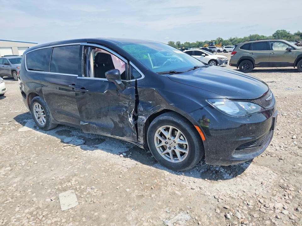 2023 CHRYSLER VOYAGER LX 4