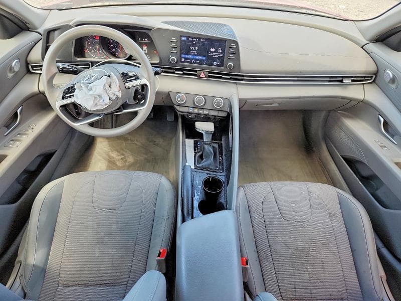 2022 HYUNDAI ELANTRA SE 8