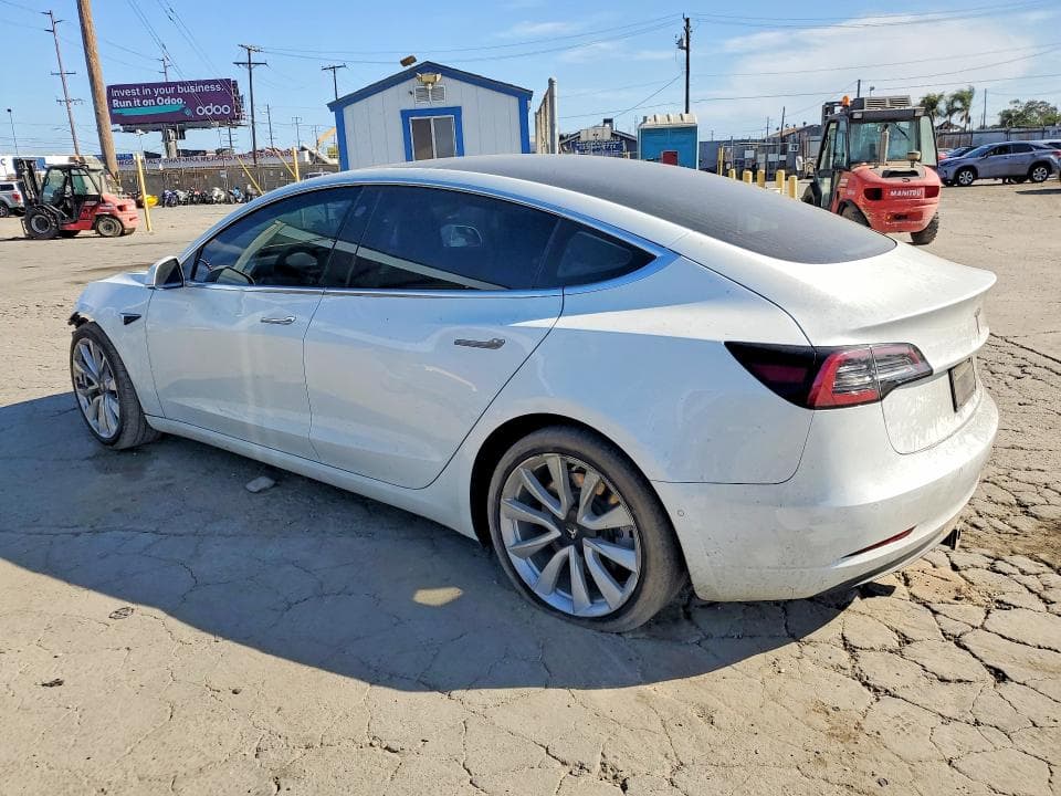 2018 TESLA MODEL 3 2
