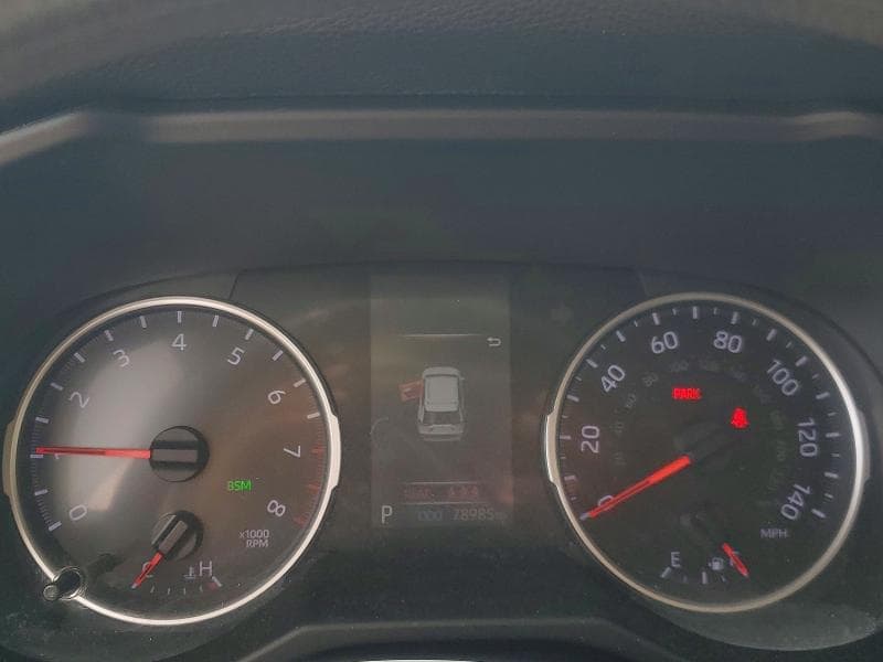 2021 TOYOTA RAV4 XLE 9