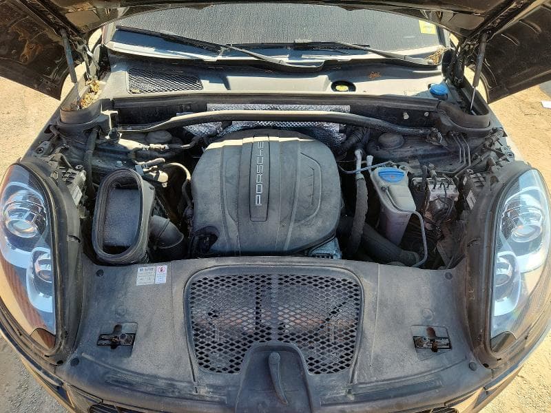 2018 PORSCHE MACAN 12