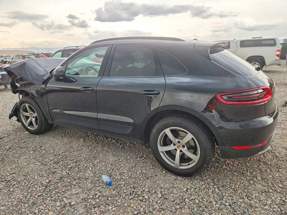 2017 PORSCHE MACAN 2