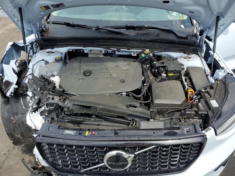 2026 VOLVO XC40 PLUS 12