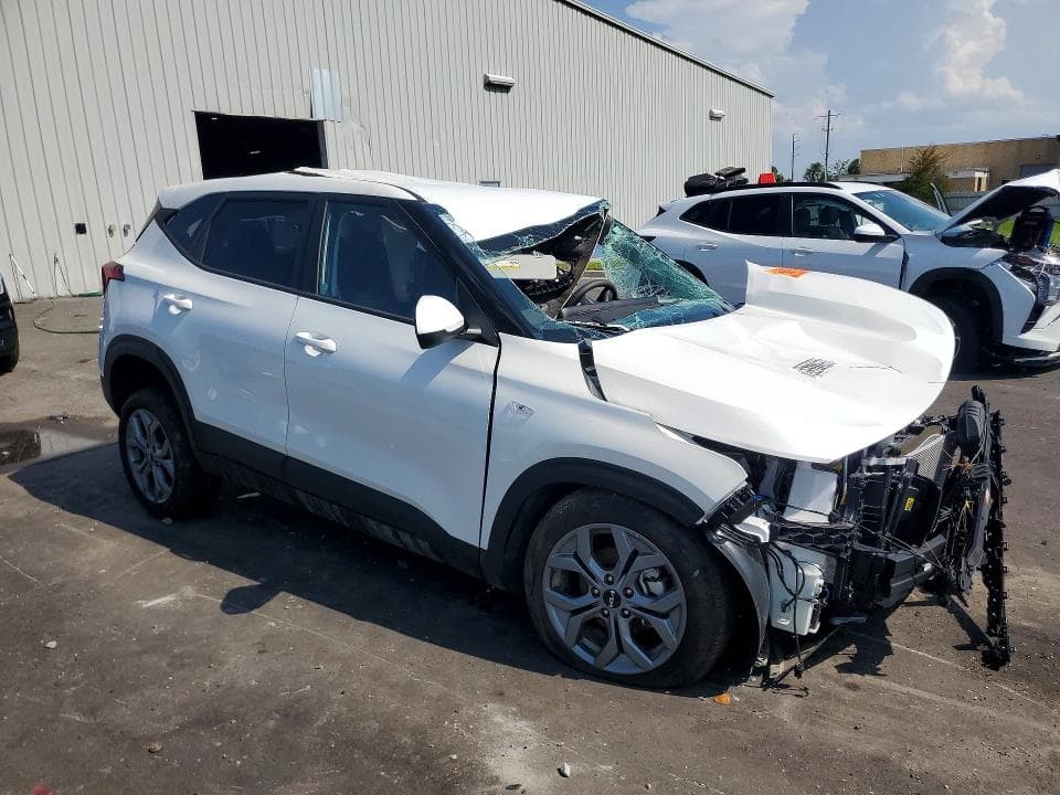 2026 KIA SELTOS LX 4