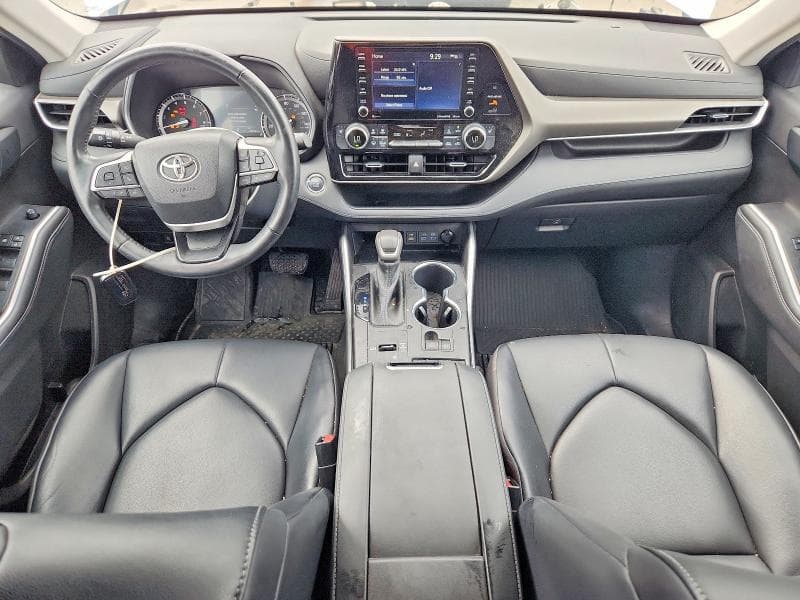 2022 TOYOTA HIGHLANDER XLE 8