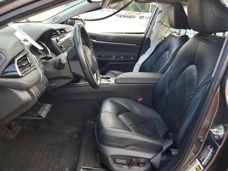 2019 TOYOTA CAMRY HYBRID XLE 7