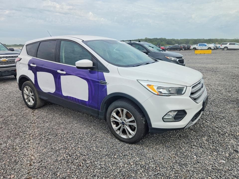 2017 FORD ESCAPE SE 4