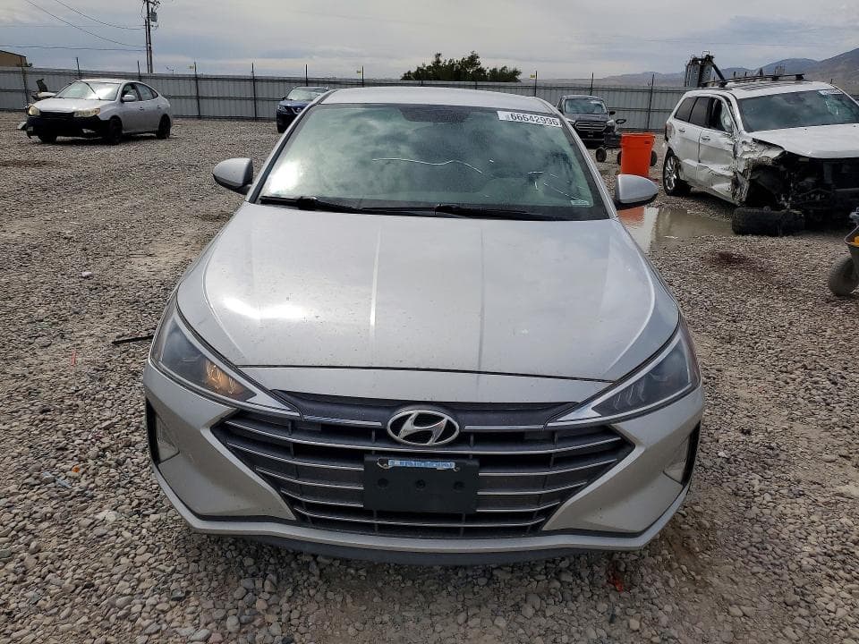 2019 HYUNDAI ELANTRA SE 5