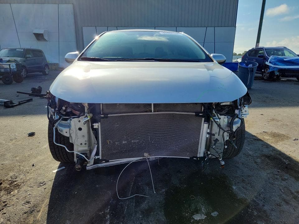 2024 TOYOTA COROLLA LE 5