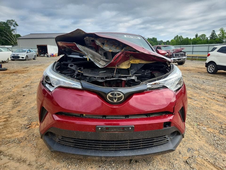 2019 TOYOTA C-HR LE 5