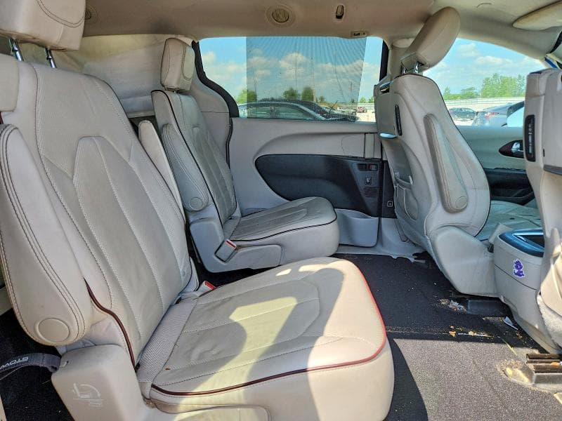 2017 CHRYSLER PACIFICA LIMITED 11