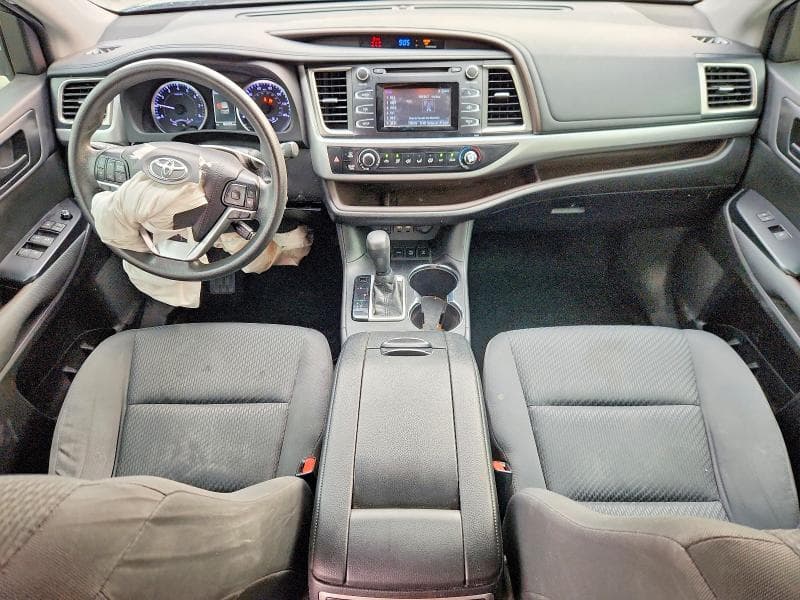 2019 TOYOTA HIGHLANDER LE 8