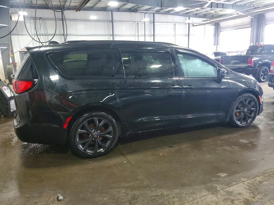 2019 CHRYSLER PACIFICA LIMITED 3
