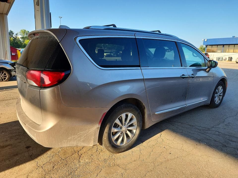 2018 CHRYSLER PACIFICA TOURING L 3