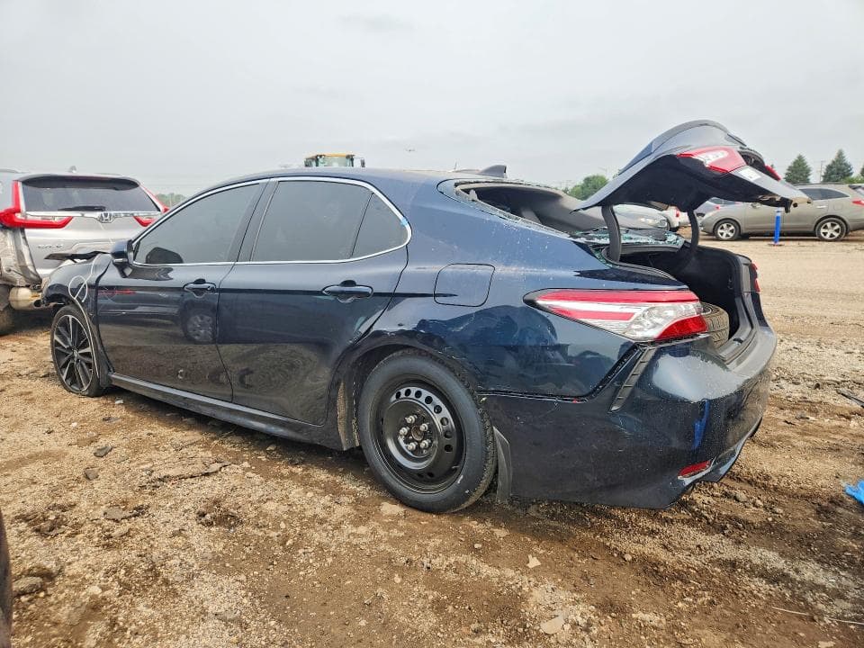 2020 TOYOTA CAMRY XSE 2