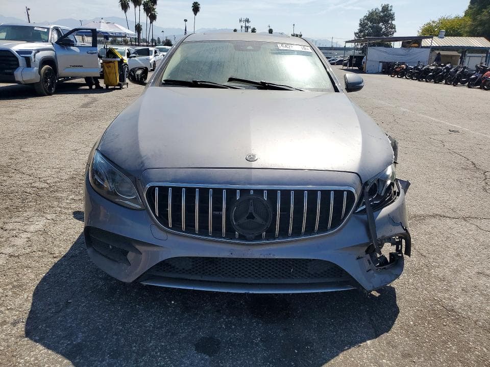2017 MERCEDES-BENZ E 300 5
