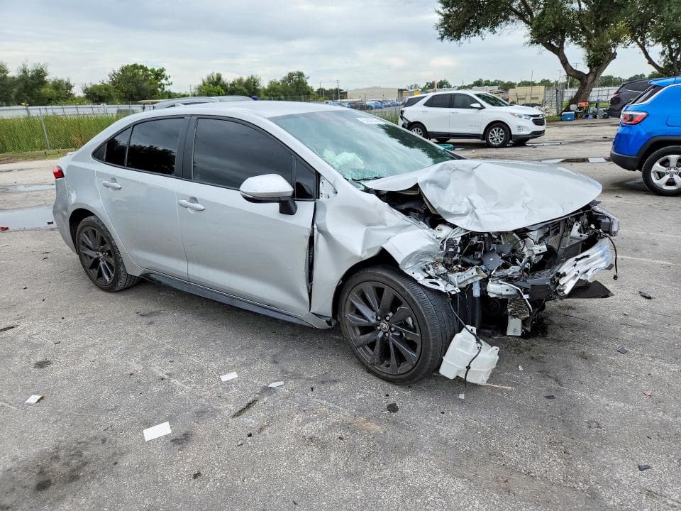 2023 TOYOTA COROLLA SE 4
