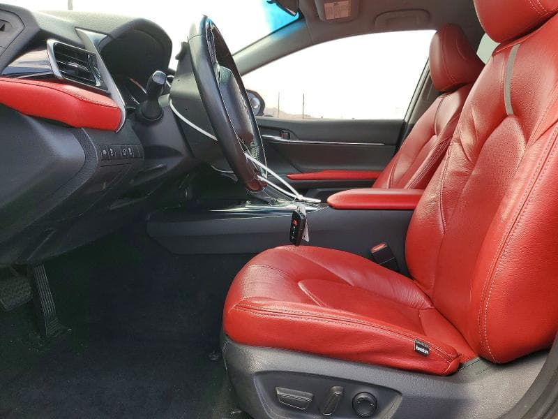 2020 TOYOTA CAMRY SE 7