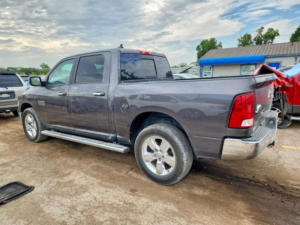 2017 RAM 1500 SLT 2