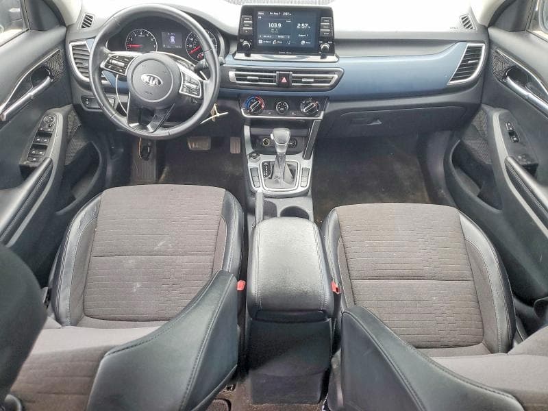 2021 KIA SELTOS S 8