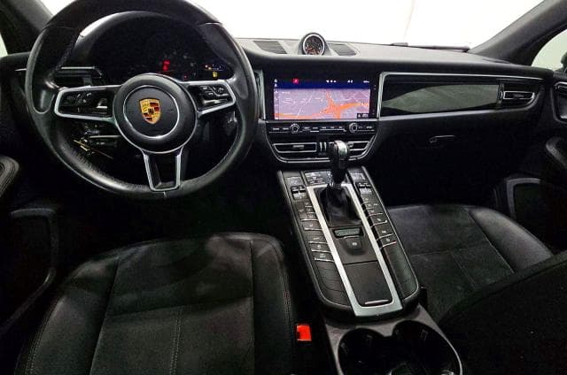 2021 PORSCHE MACAN 9