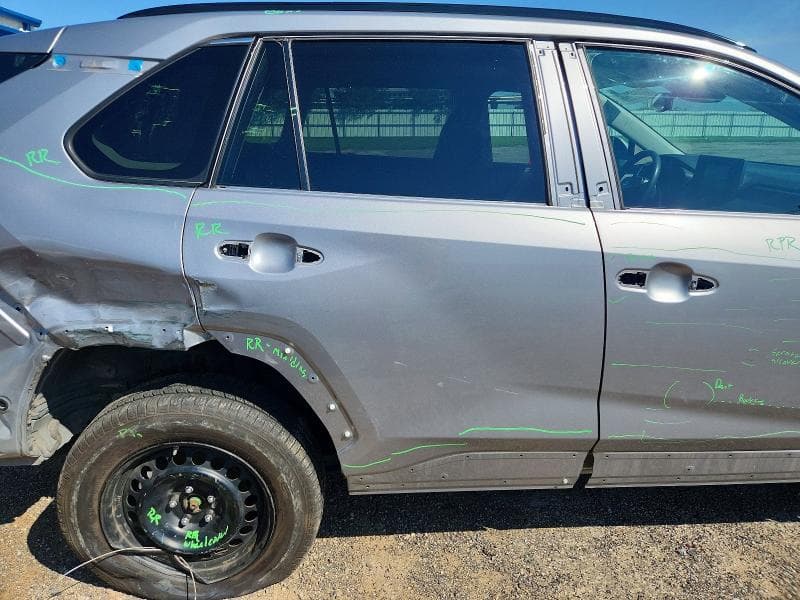 2019 TOYOTA RAV4 LE 11