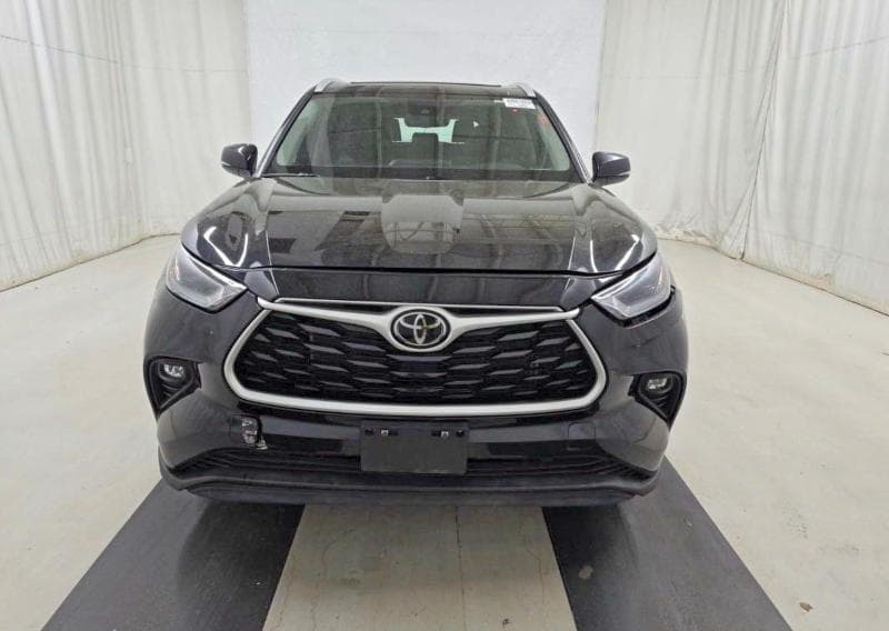 2023 TOYOTA HIGHLANDER XLE 11