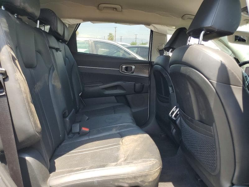 2024 KIA SORENTO S 11