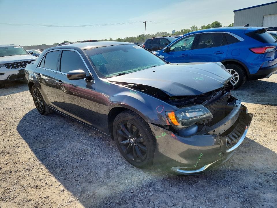 2018 CHRYSLER 300 TOURING 4
