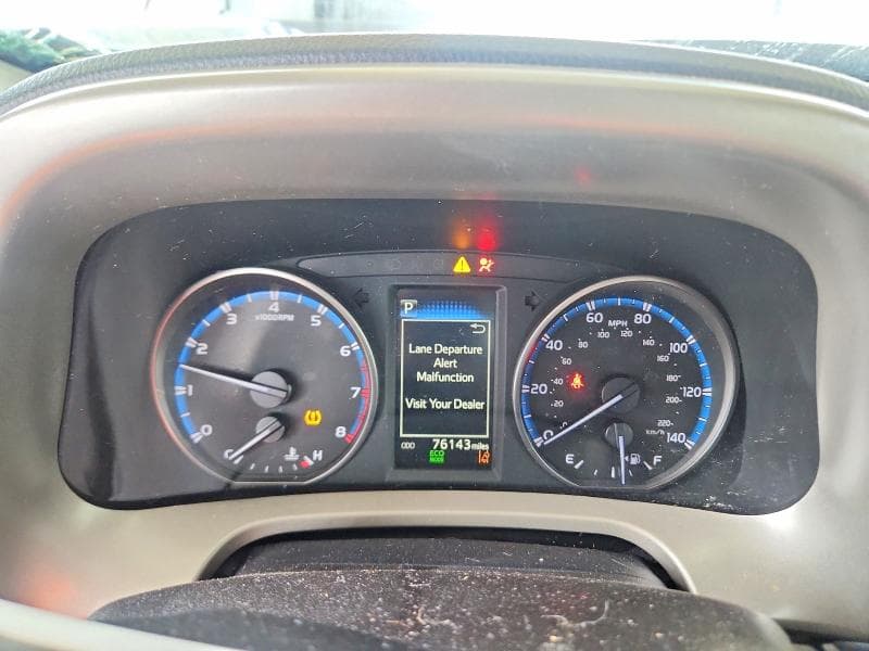 2018 TOYOTA RAV4 LE 9