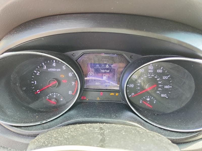2017 KIA SEDONA LX 9