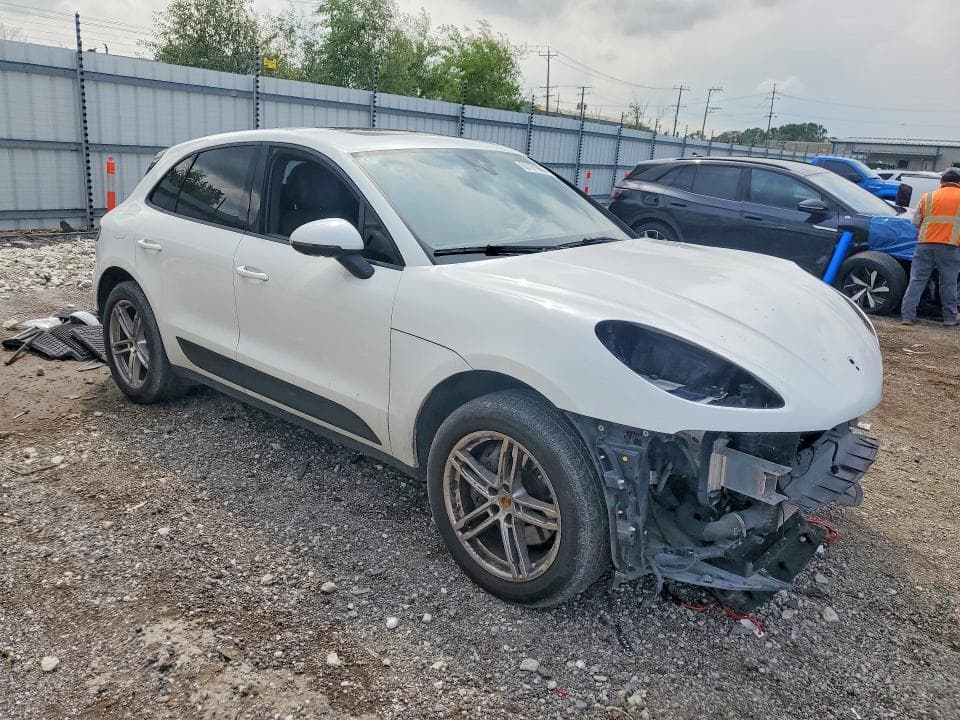 2021 PORSCHE MACAN 4