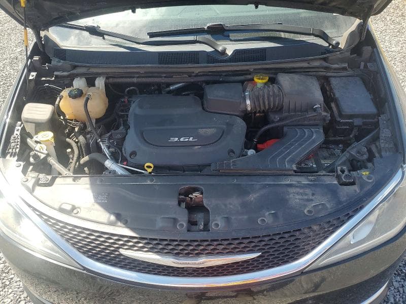 2017 CHRYSLER PACIFICA LIMITED 12