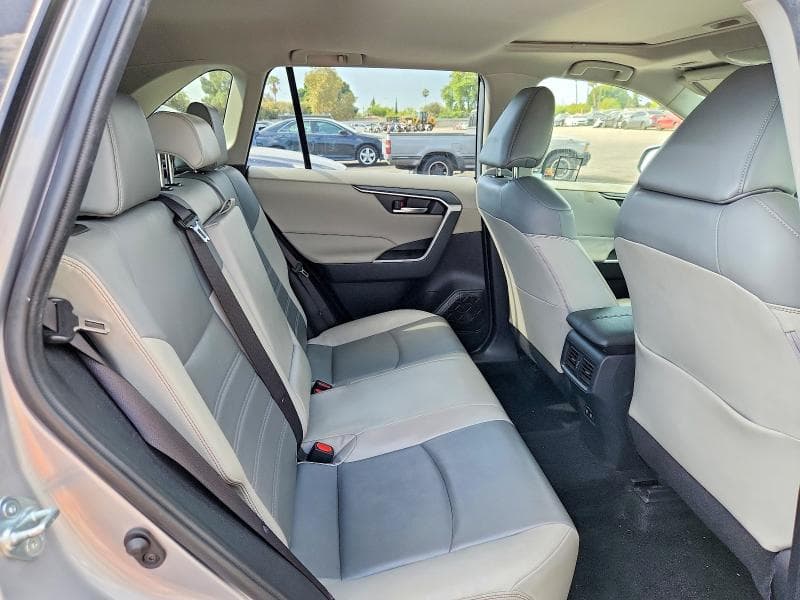 2019 TOYOTA RAV4 XLE PREMIUM 11