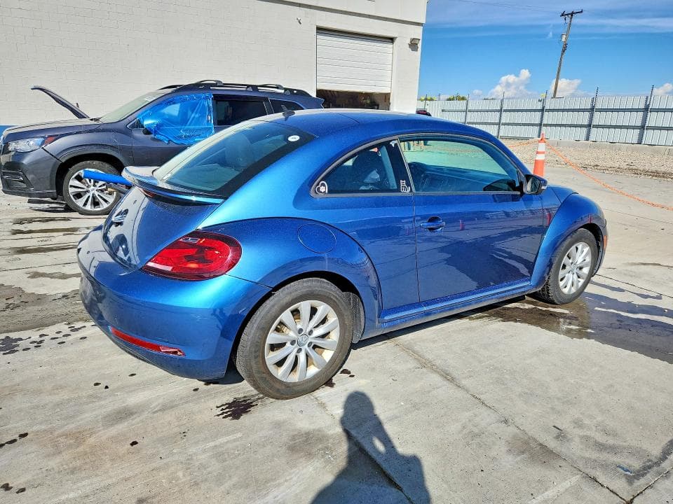 2019 VOLKSWAGEN BEETLE S 3