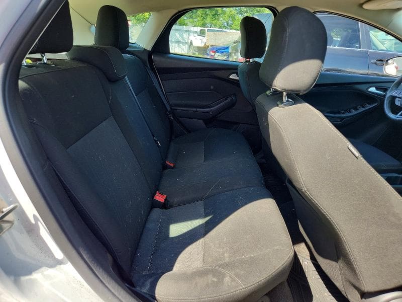2017 FORD FOCUS SE 10