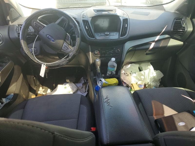 2017 FORD ESCAPE SE 8
